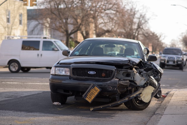 Understanding the Role of a Car Accident Attorney in Negotiating a Settlement