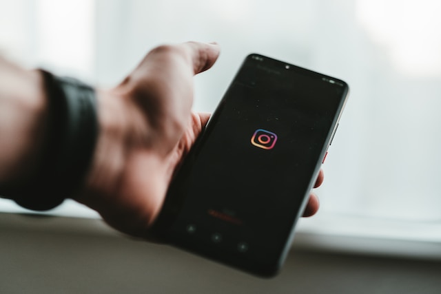 How Can an Online Business Make Money on Instagram?
