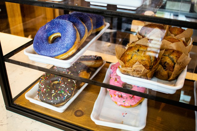 How Custom Bakery Display Cases Can Enhance Your Brand Image